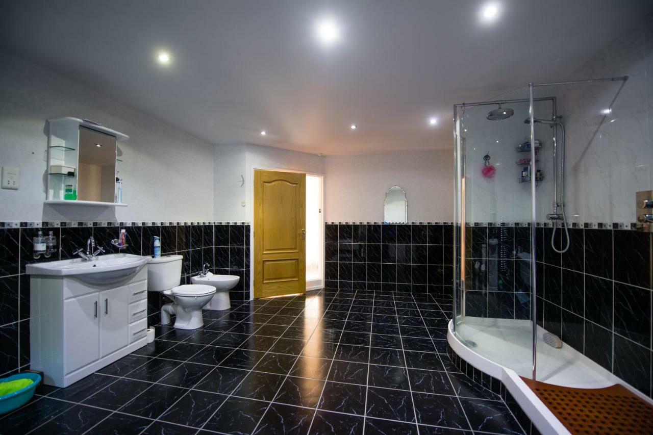 Bed and Breakfast Y Grange Llanfihangel-y-Creuddyn Екстер'єр фото