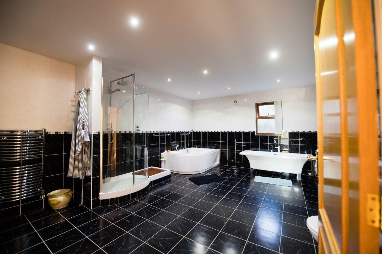 Bed and Breakfast Y Grange Llanfihangel-y-Creuddyn Екстер'єр фото