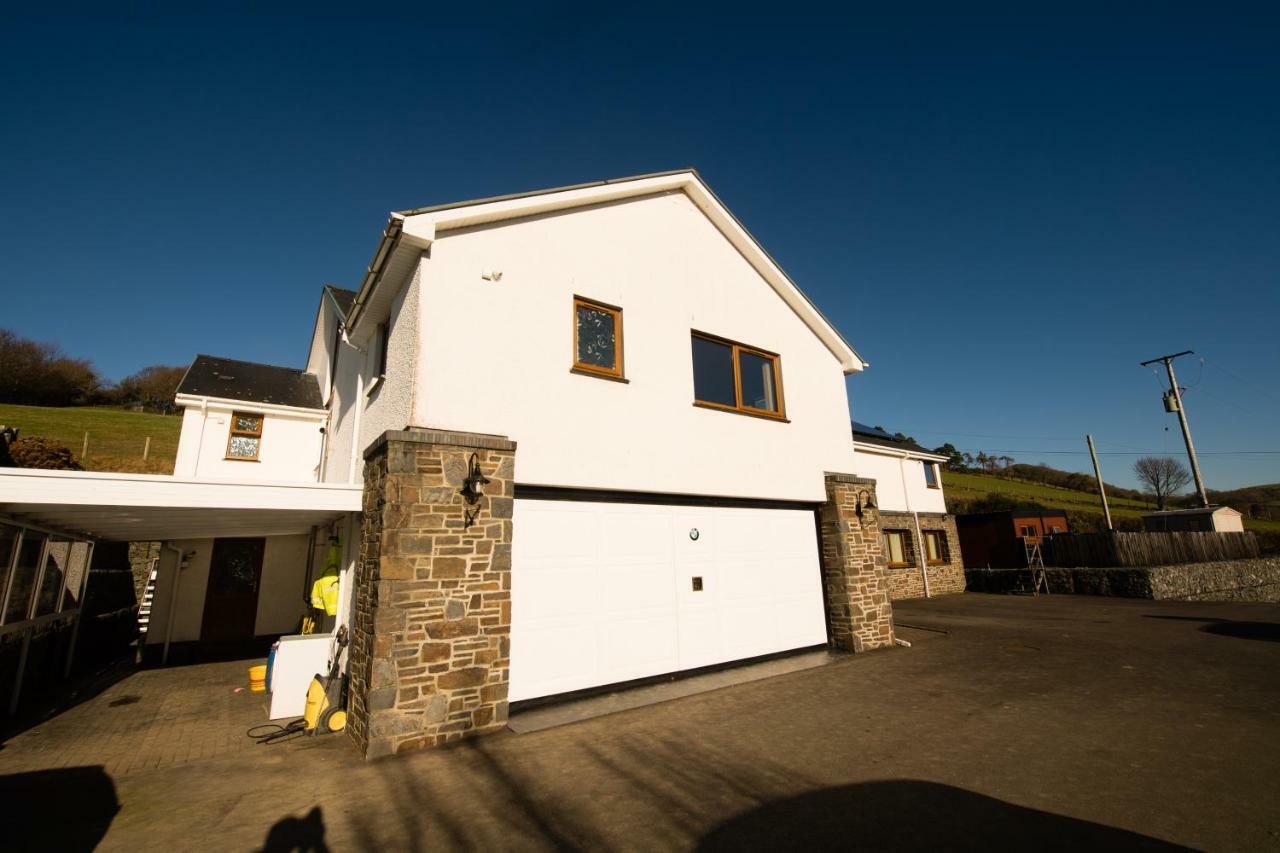 Bed and Breakfast Y Grange Llanfihangel-y-Creuddyn Екстер'єр фото