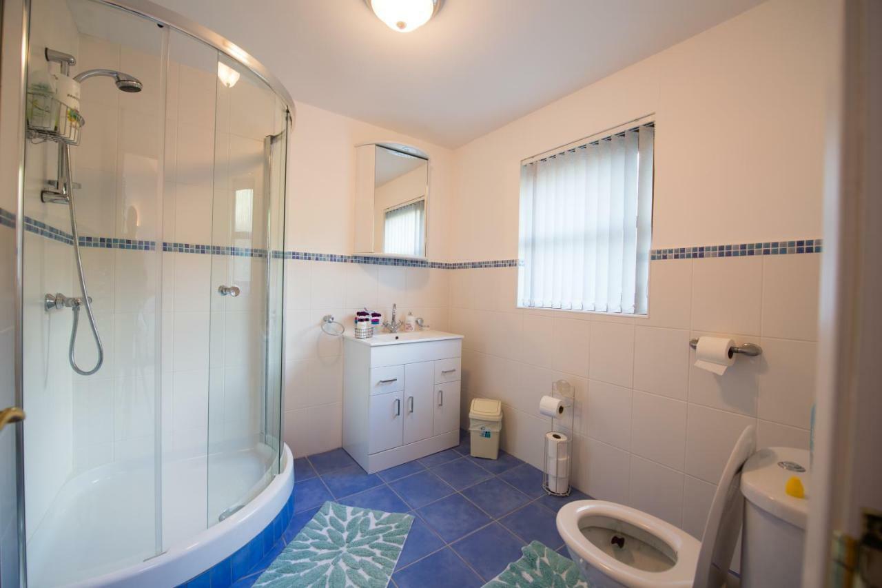 Bed and Breakfast Y Grange Llanfihangel-y-Creuddyn Екстер'єр фото