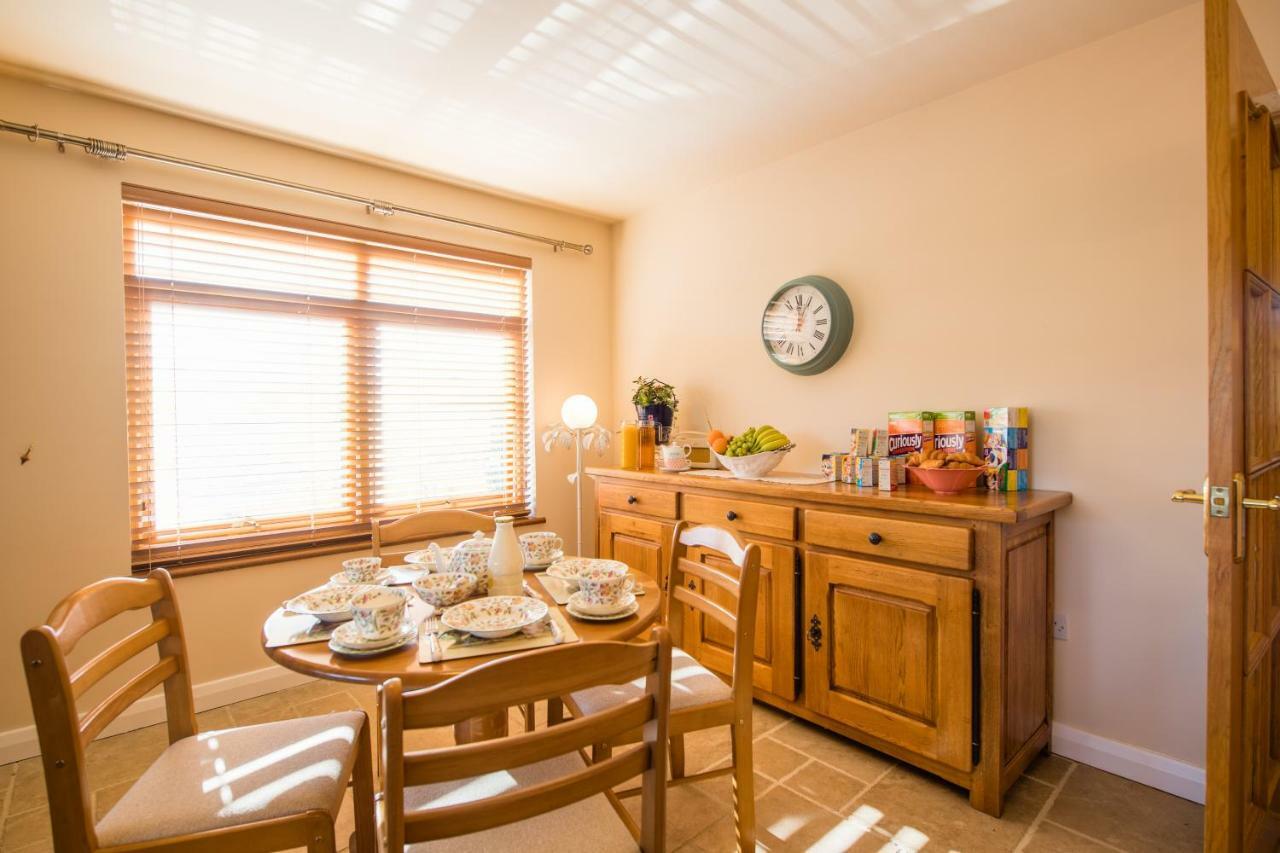 Bed and Breakfast Y Grange Llanfihangel-y-Creuddyn Екстер'єр фото