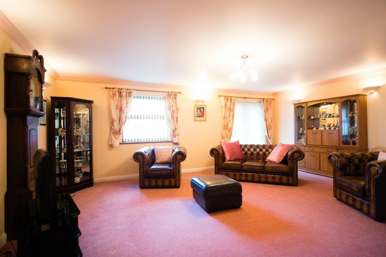 Bed and Breakfast Y Grange Llanfihangel-y-Creuddyn Екстер'єр фото