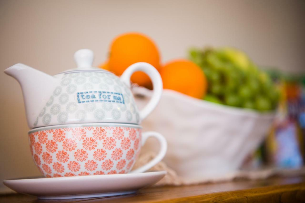 Bed and Breakfast Y Grange Llanfihangel-y-Creuddyn Екстер'єр фото