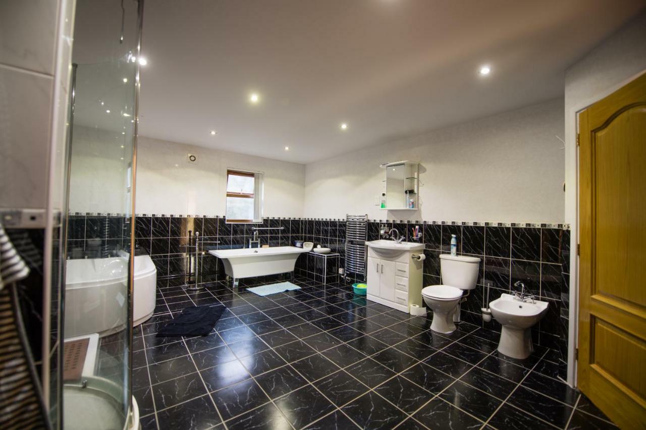 Bed and Breakfast Y Grange Llanfihangel-y-Creuddyn Екстер'єр фото