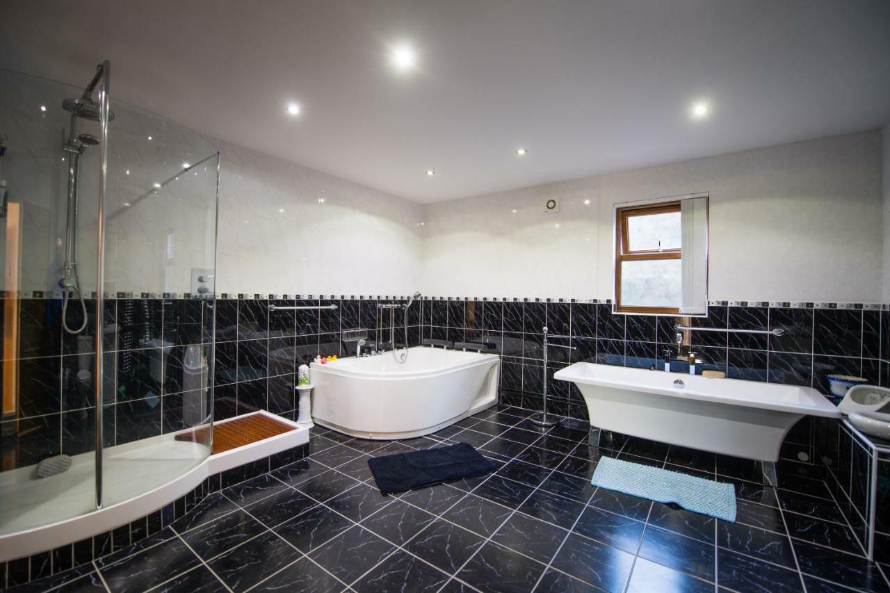 Bed and Breakfast Y Grange Llanfihangel-y-Creuddyn Екстер'єр фото