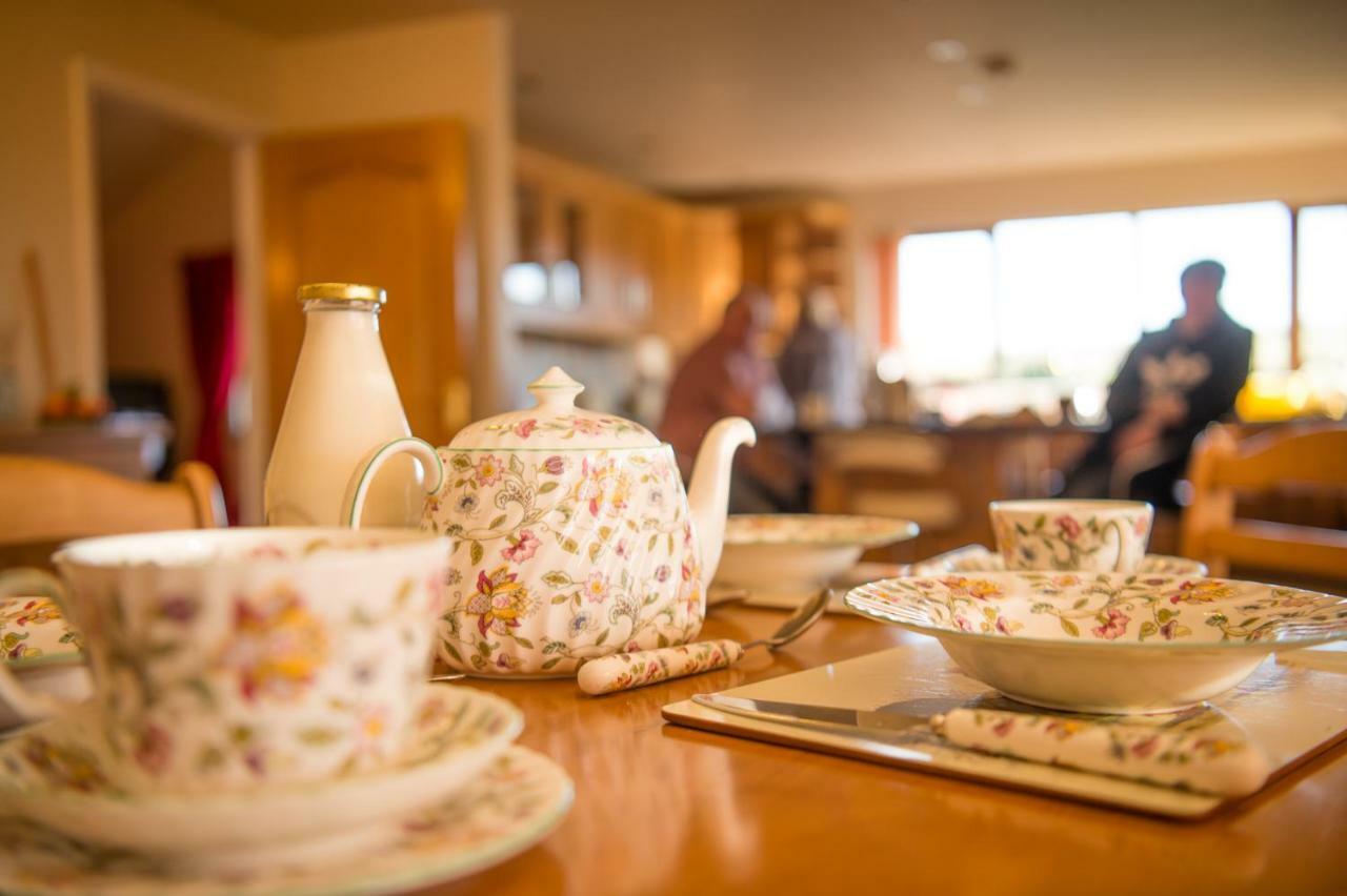 Bed and Breakfast Y Grange Llanfihangel-y-Creuddyn Екстер'єр фото